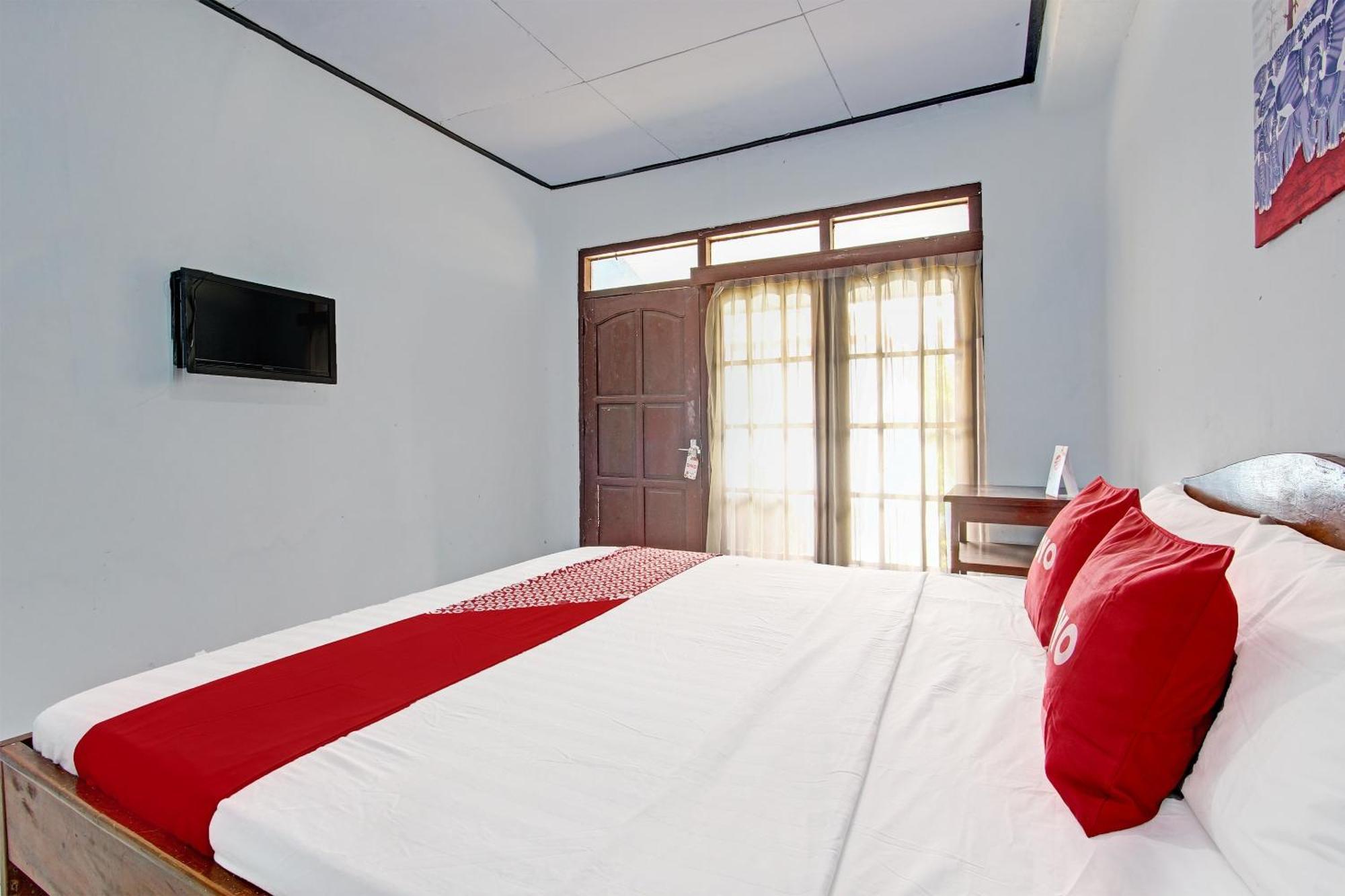 Capital O 91644 Loka Hause Hotel Salatiga Bagian luar foto