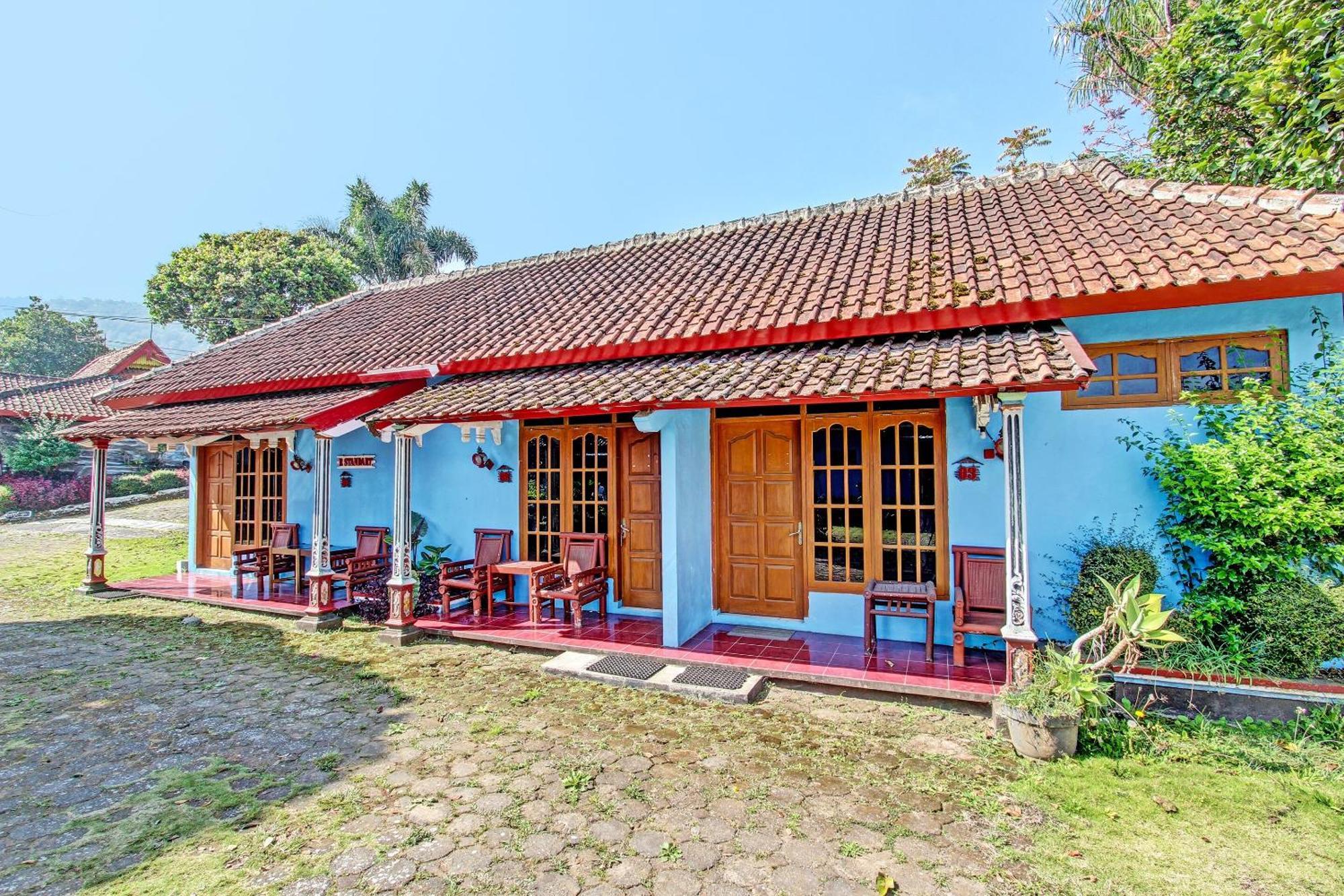 Capital O 91644 Loka Hause Hotel Salatiga Bagian luar foto