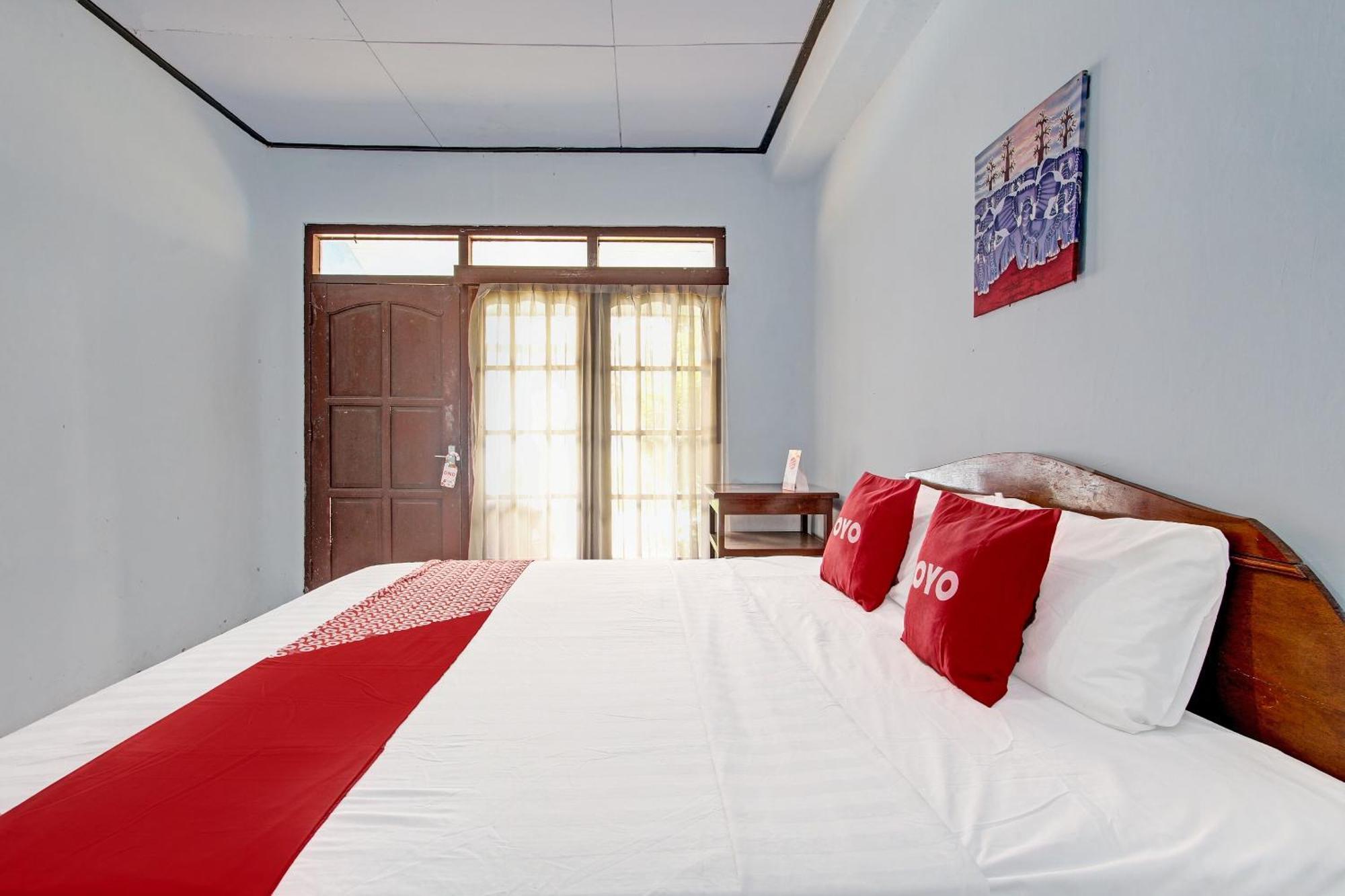 Capital O 91644 Loka Hause Hotel Salatiga Bagian luar foto